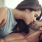 Desi sex story, spraw, aby twój kutas stał się twardy w nocy i spuść się na całe łóżko | Chłopak masturbuje się pod prysznicem